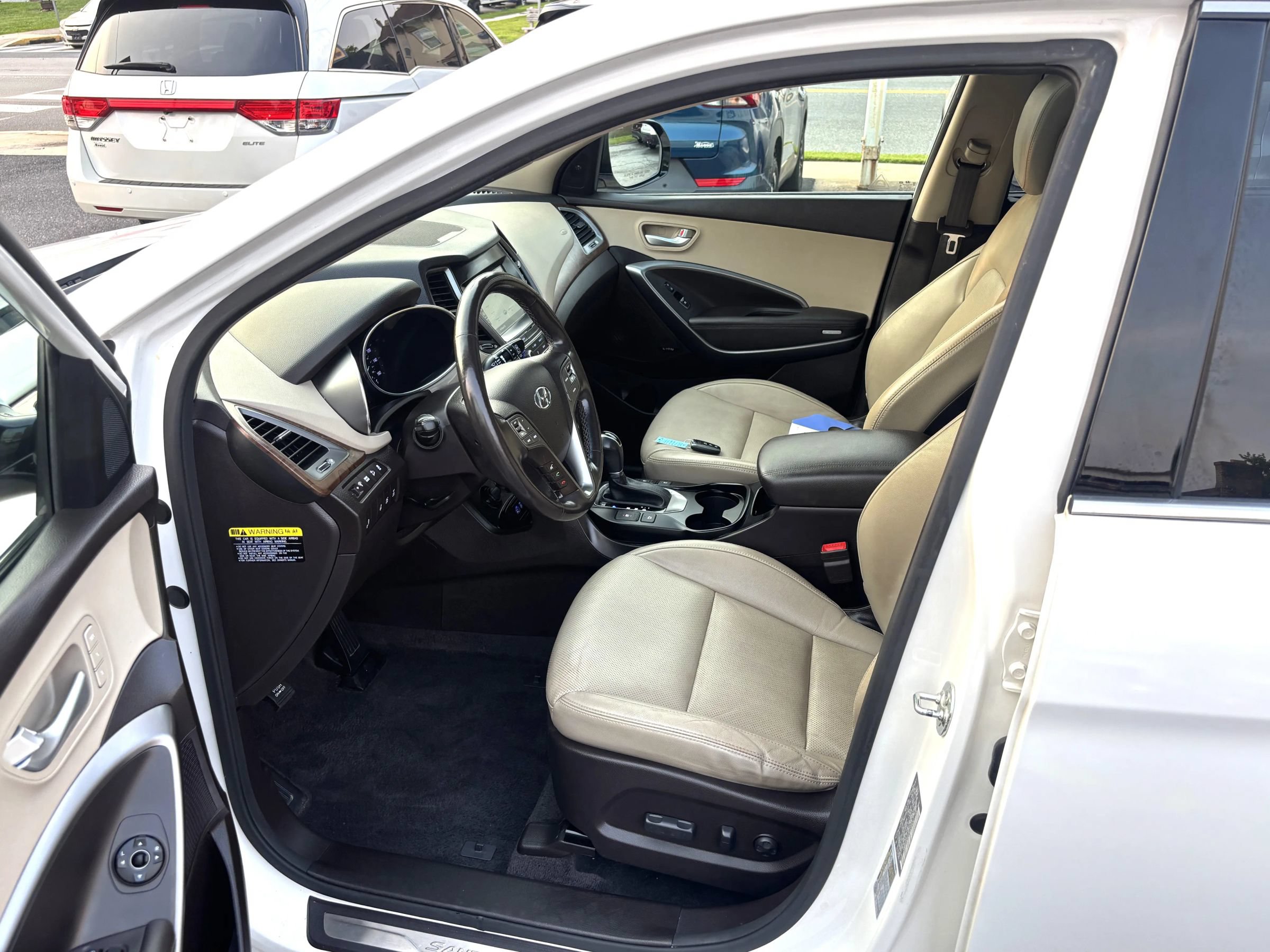 Used 2019 Hyundai Santa Fe XL AWD/4WD image 16