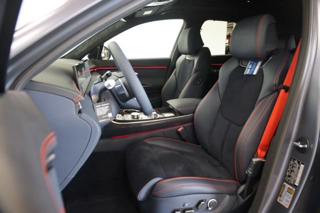 New 2027 Genesis GV70 3.5T Prestige AWD/4WD image 18