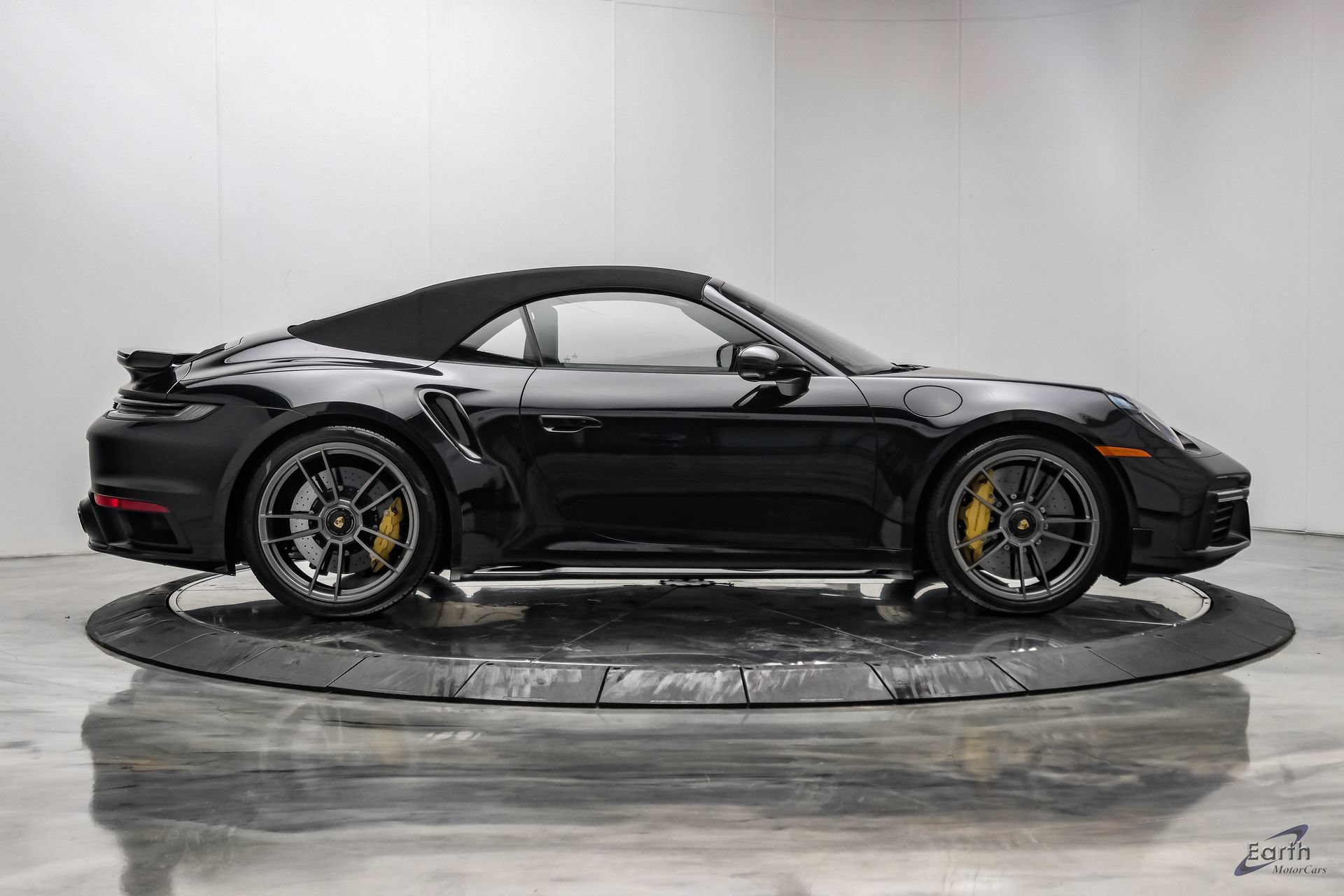 Used 2025 Porsche 911 Turbo S w/ Exterior Sport Package AWD/4WD image 27