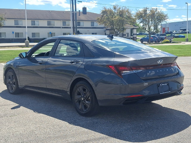Used 2023 Hyundai Elantra SEL w/ Cargo Package FWD image 7