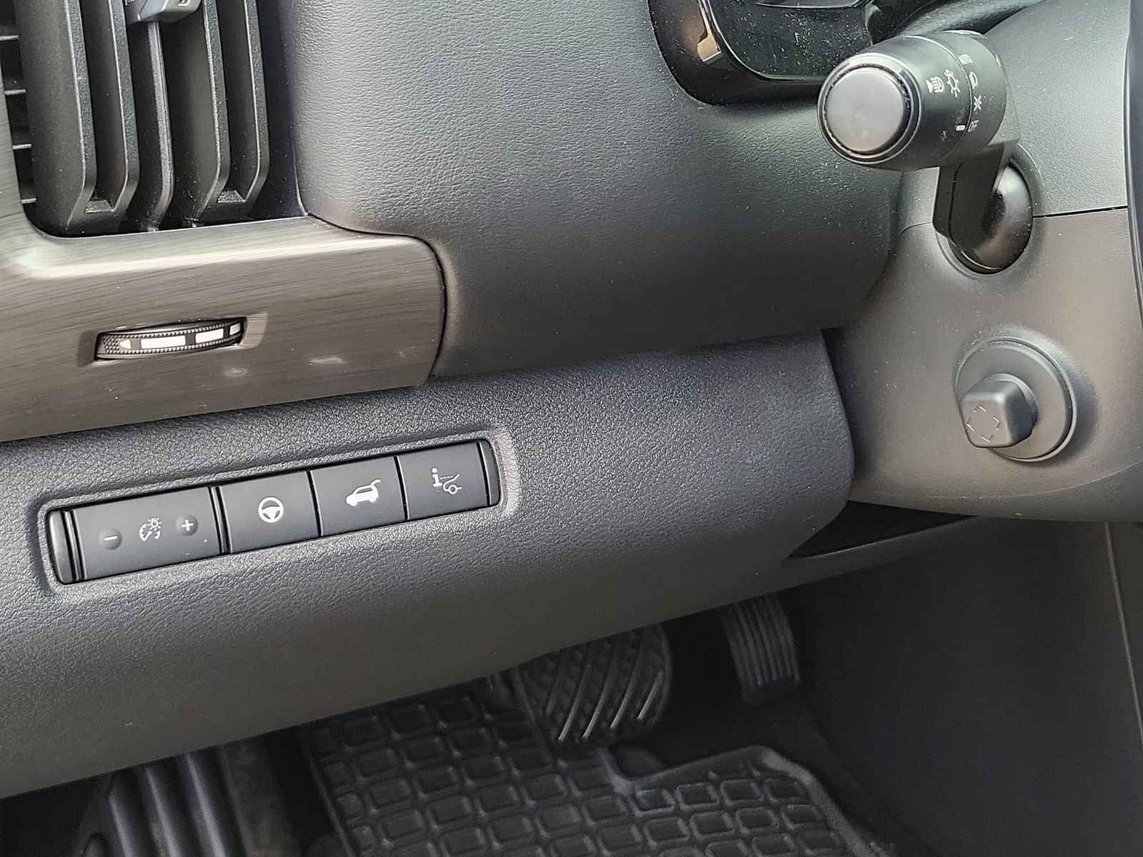 Used 2023 Nissan Pathfinder Platinum AWD/4WD image 18