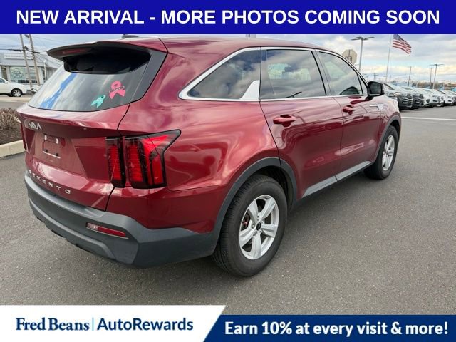 Used 2022 Kia Sorento LX image 7