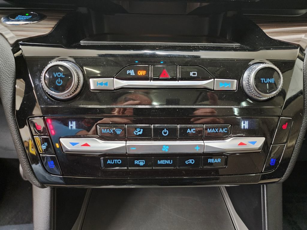 Used 2021 Ford Explorer Limited w/ Equipment Group 301A image 20