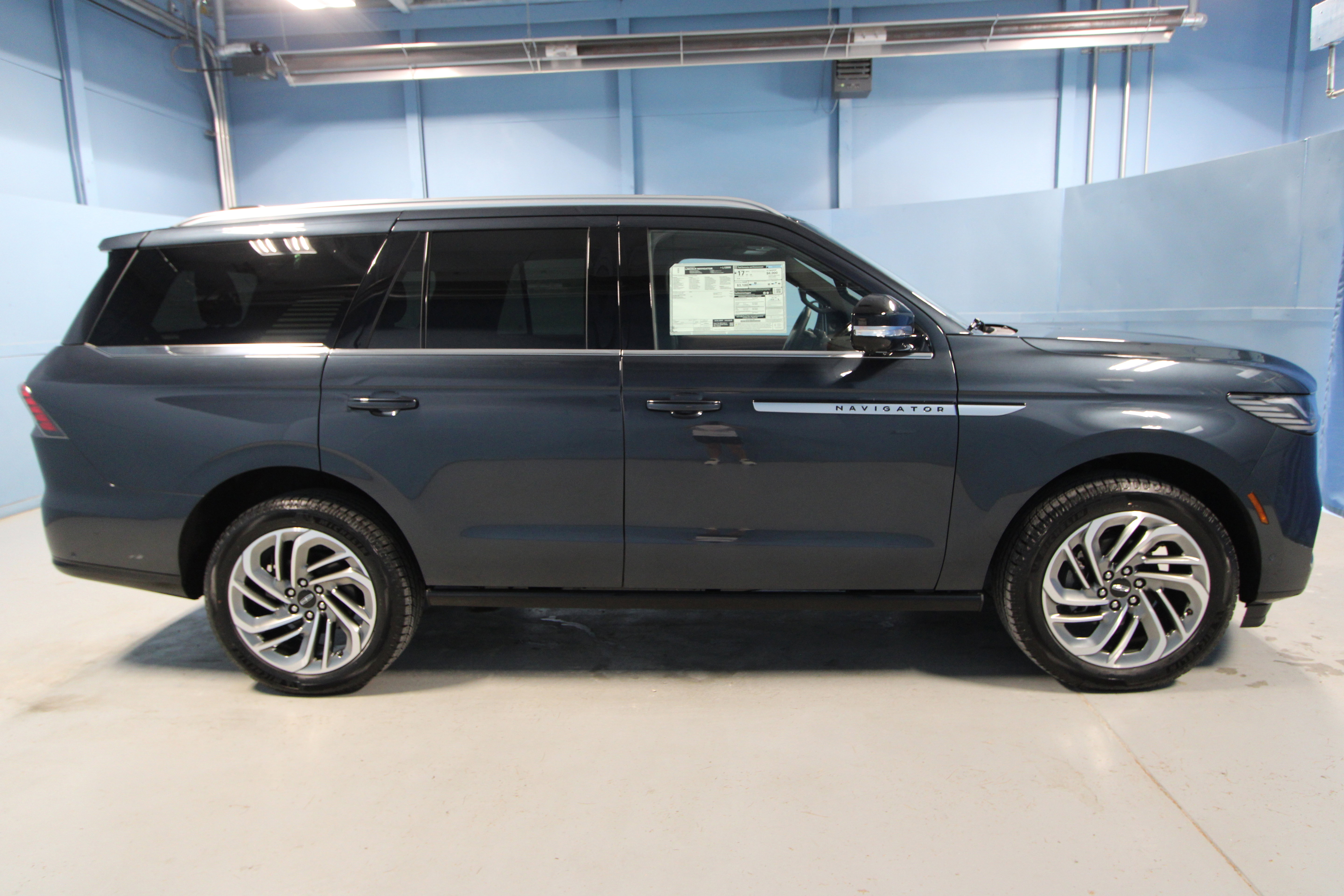 New 2025 Lincoln Navigator Reserve image 38