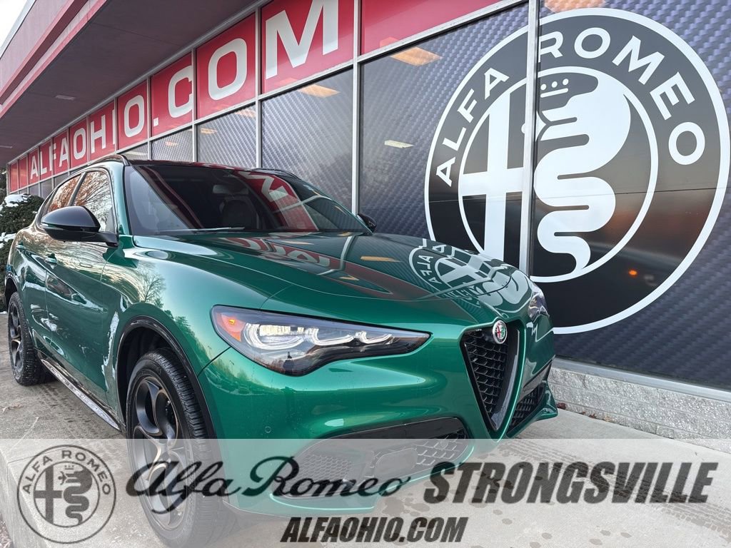 New 2025 Alfa Romeo Stelvio Sprint image 1