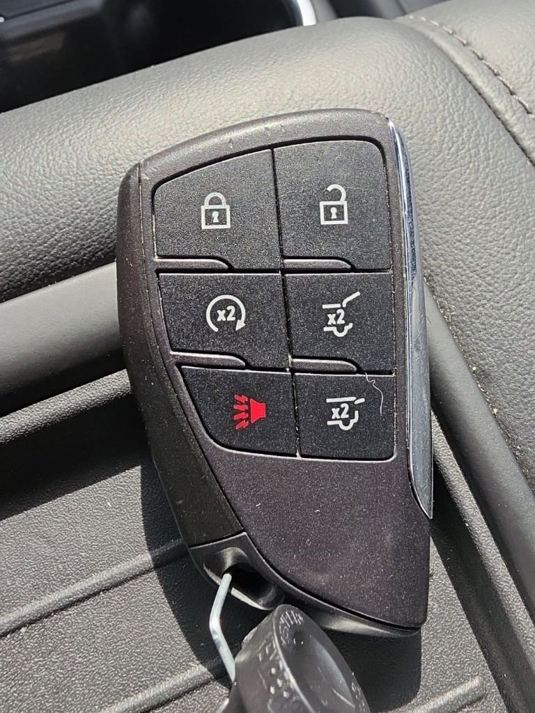 Used 2024 Chevrolet Tahoe Z71 w/ Luxury Package image 32