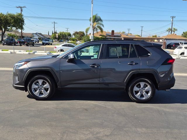 Used 2025 Toyota RAV4 XLE FWD image 12