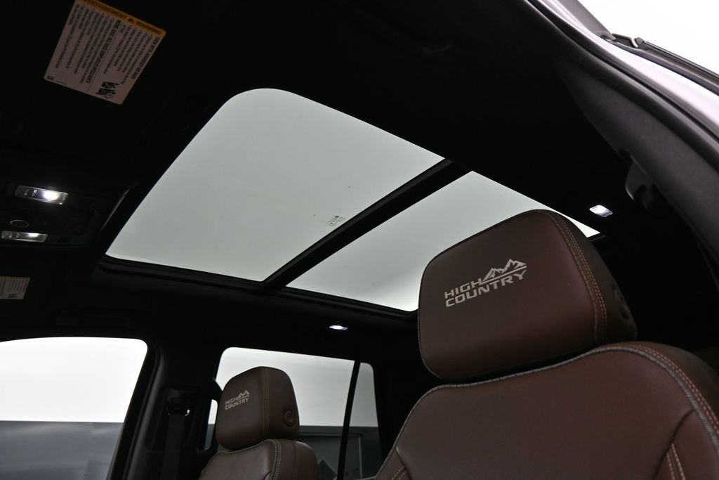 Used 2022 Chevrolet Tahoe High Country AWD/4WD image 14