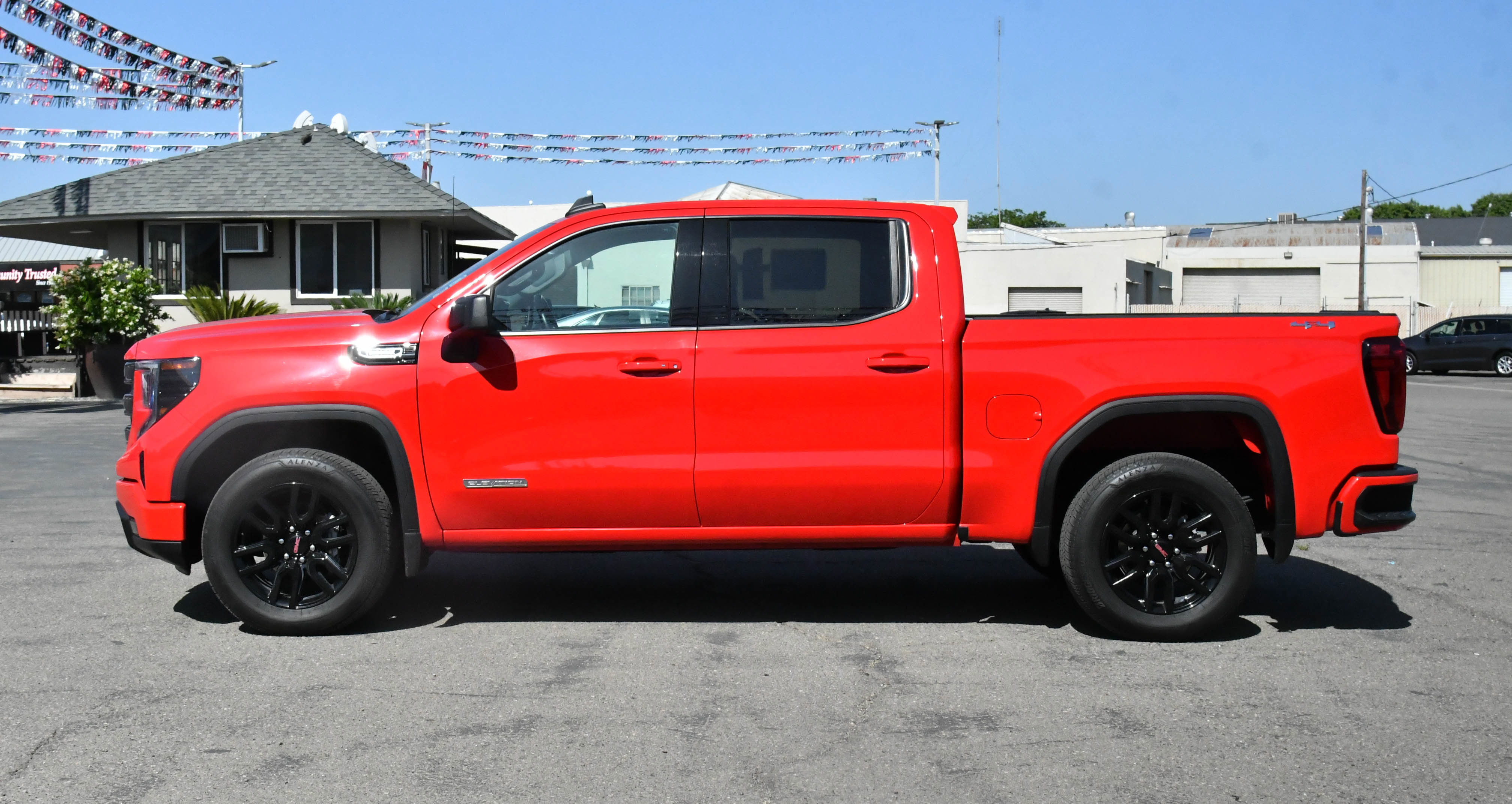 Used 2025 GMC Sierra 1500 Elevation AWD/4WD image 4