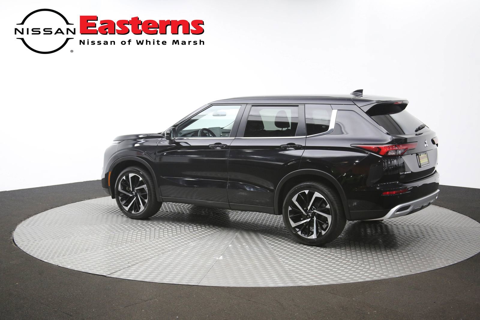 Used 2024 Mitsubishi Outlander AWD image 62