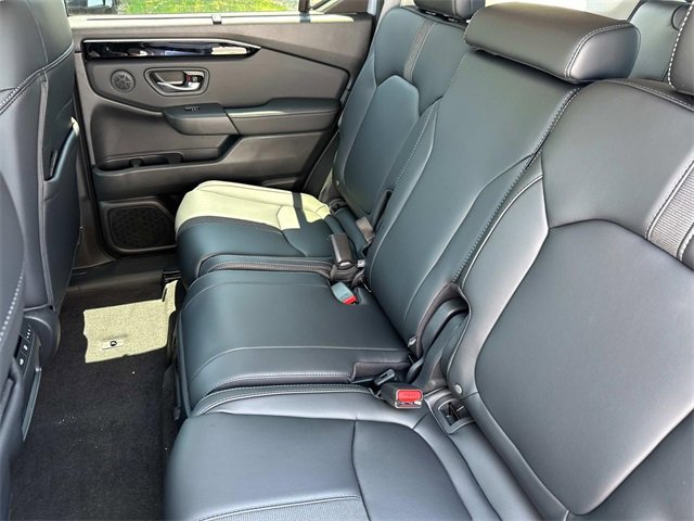 New 2025 Honda Pilot Touring image 13