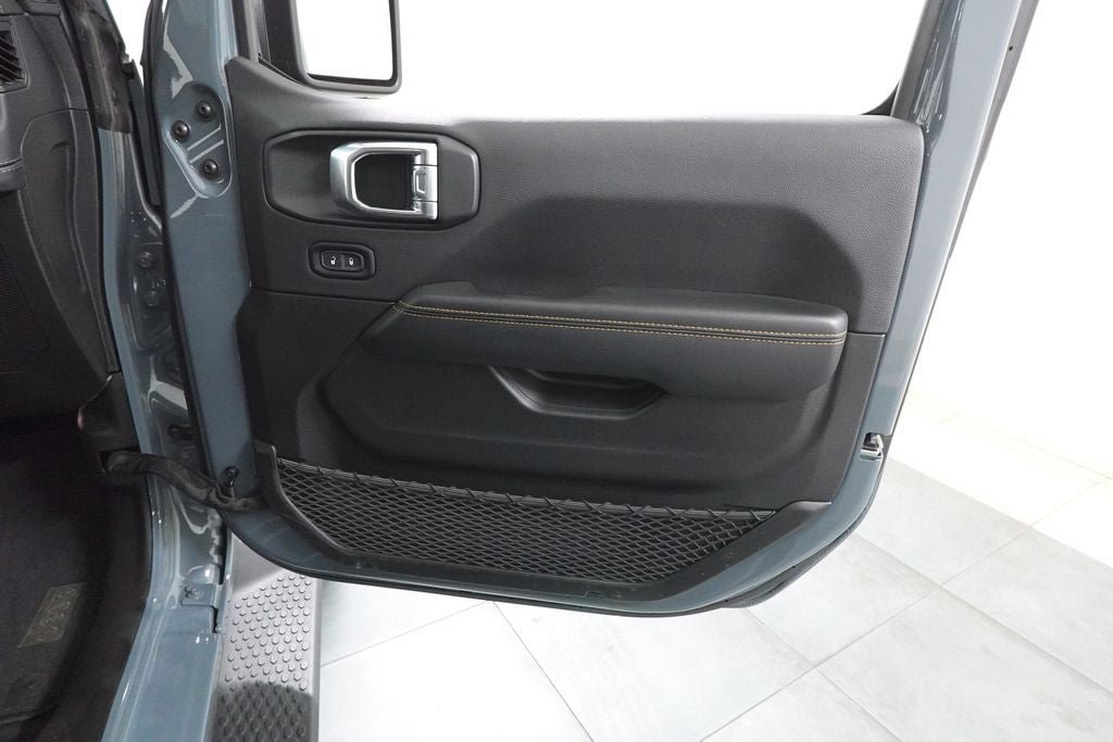 Used 2025 Jeep Wrangler Unlimited Sahara AWD/4WD image 29