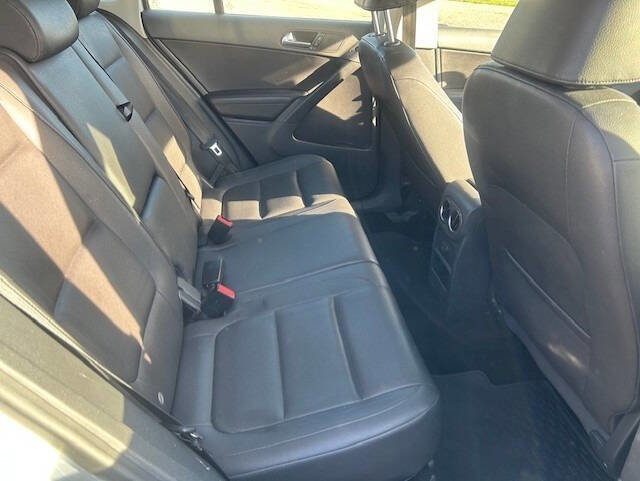 Used 2017 Volkswagen Tiguan S FWD image 19