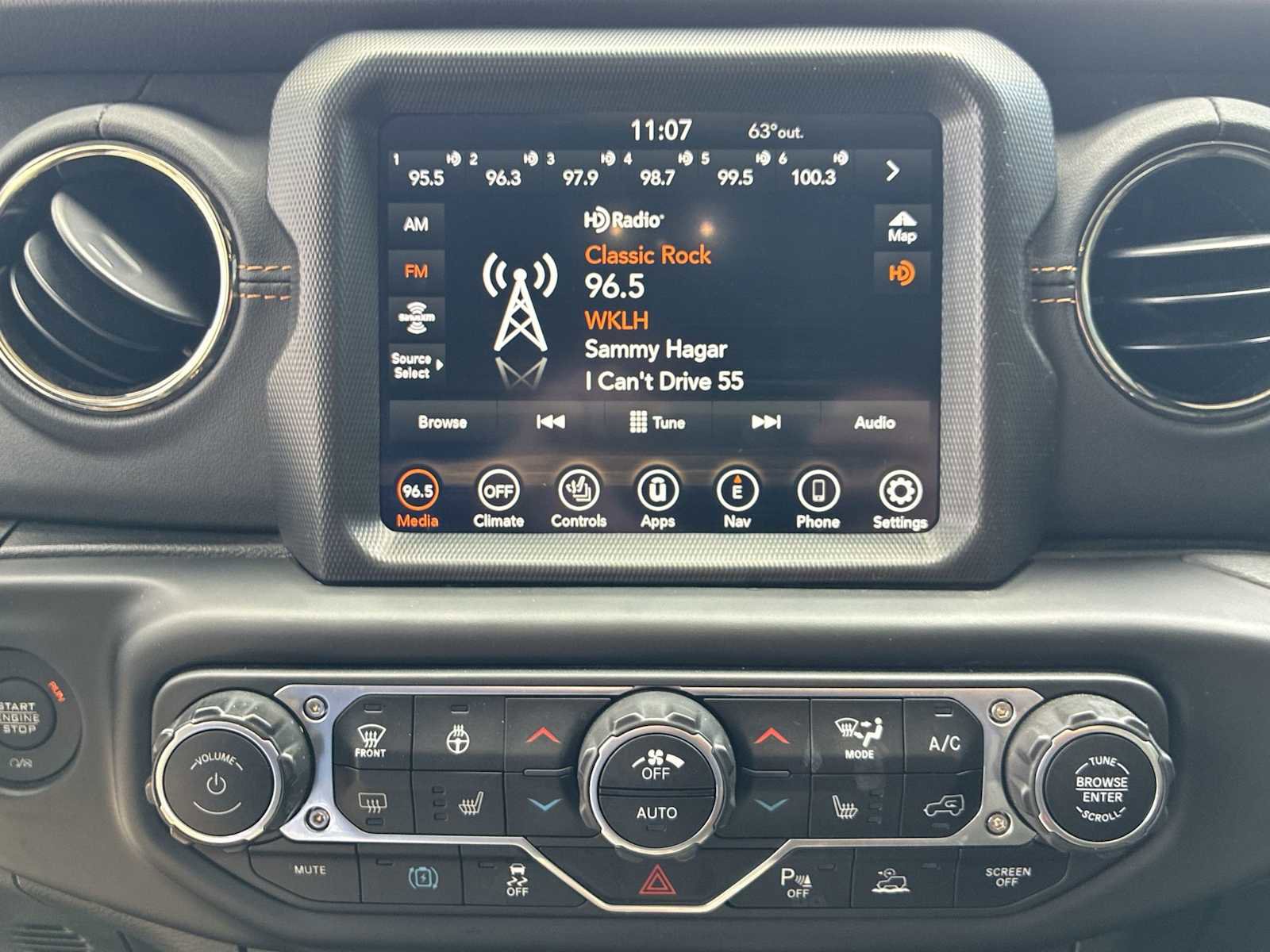 Used 2022 Jeep Wrangler Unlimited Sahara image 13