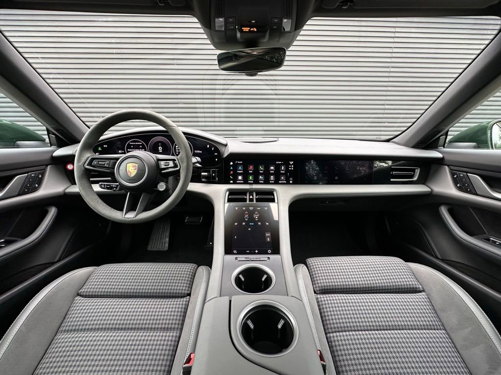 Used 2025 Porsche Taycan 4 Cross Turismo image 6