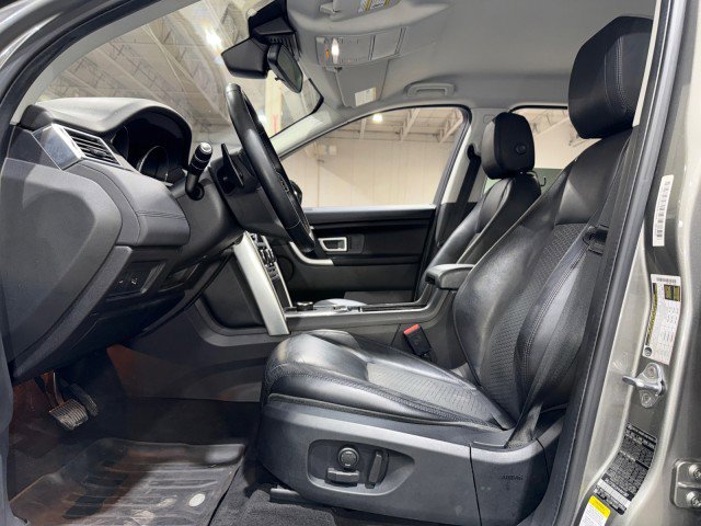 Used 2017 Land Rover Discovery Sport SE image 10