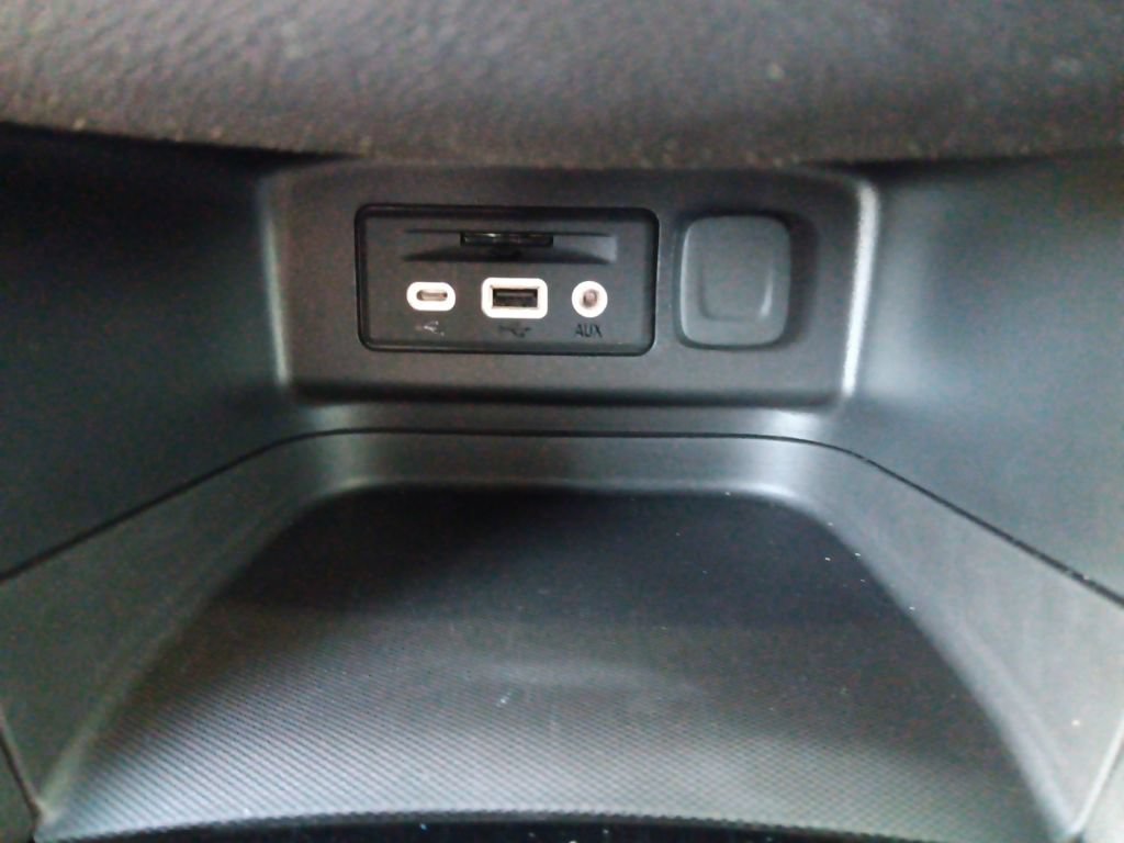 Used 2022 Chevrolet Equinox RS w/ RS Leather Package FWD image 22