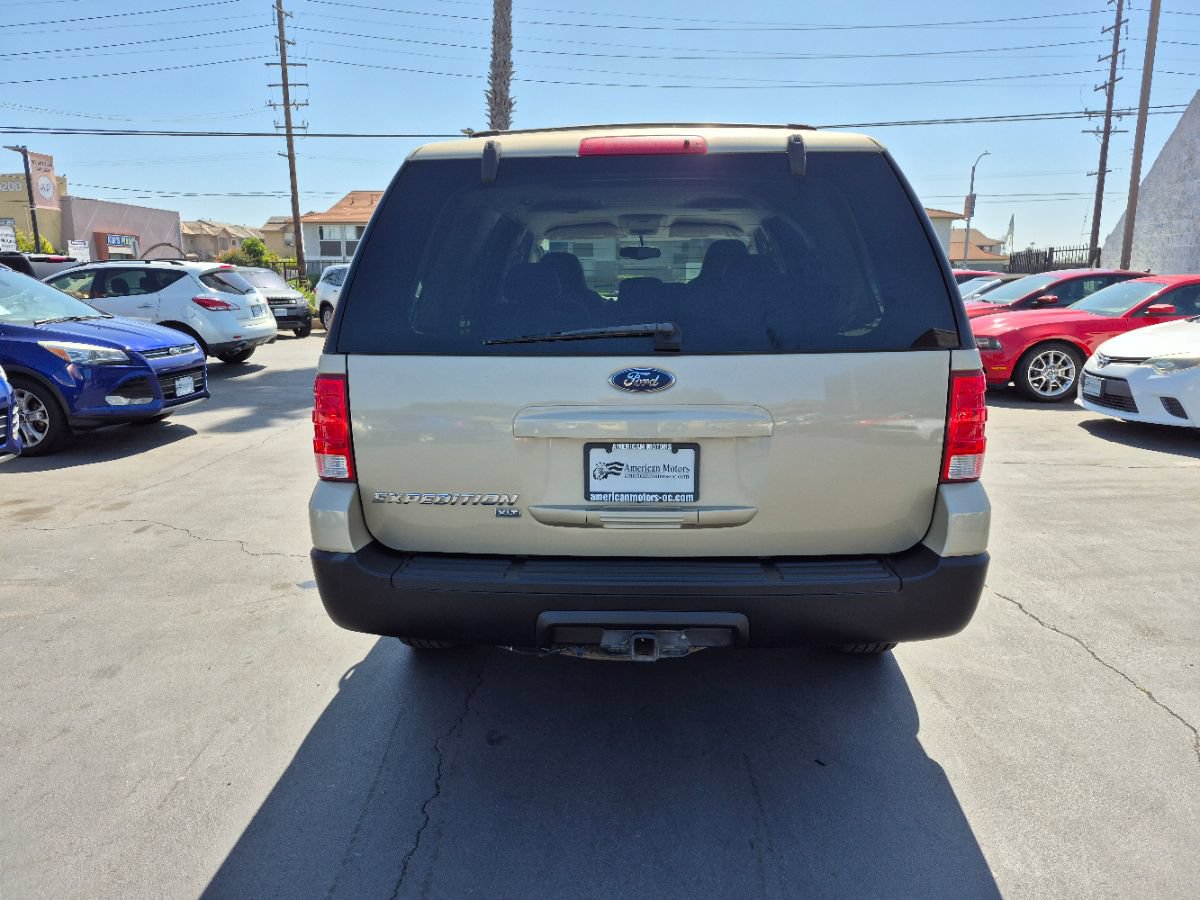Used 2004 Ford Expedition XLT RWD image 3