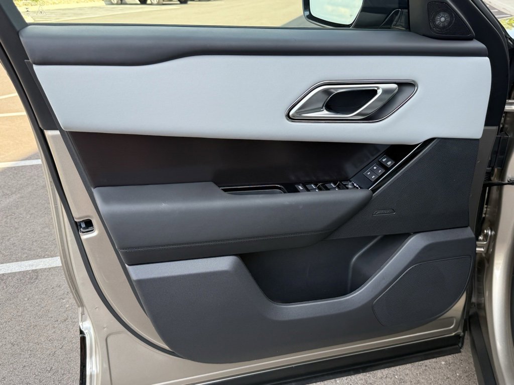 New 2026 Land Rover Range Rover Velar Dynamic SE image 14