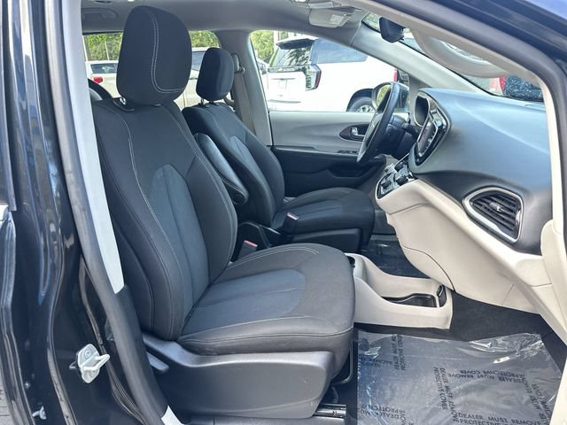 Used 2023 Chrysler Voyager LX FWD image 29