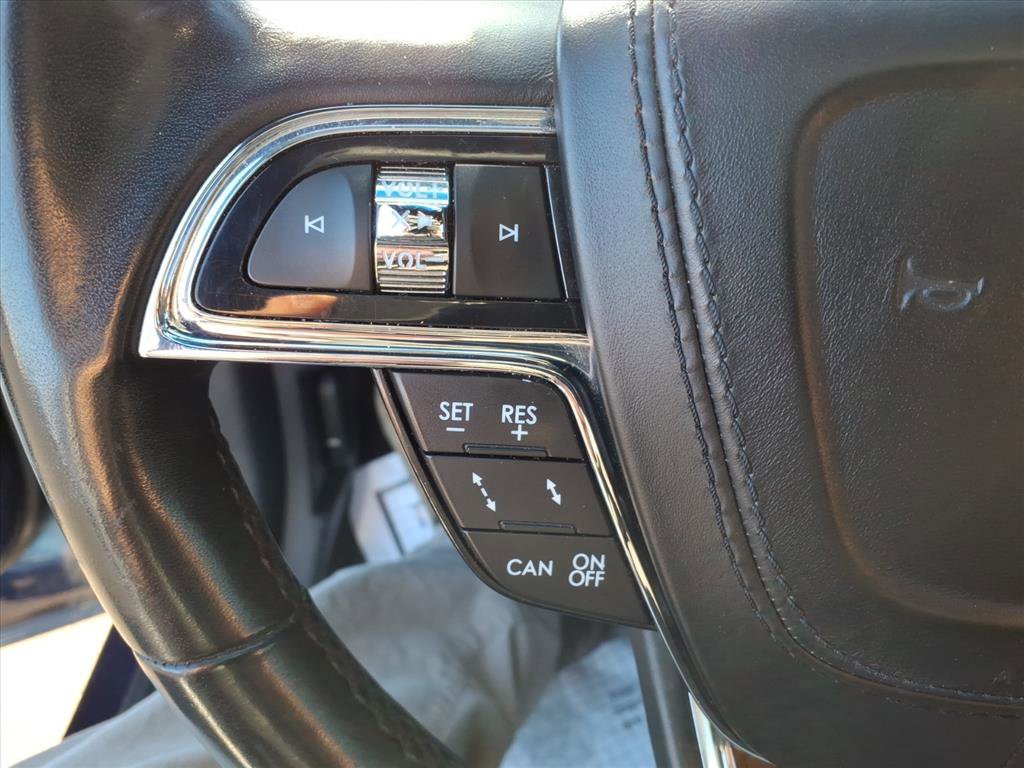 Used 2017 Lincoln Continental Reserve w/ Luxury Package image 16