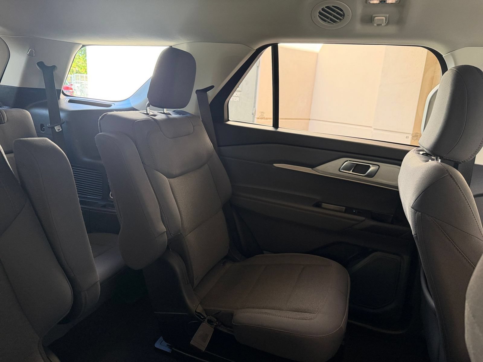 Used 2026 Ford Explorer Active AWD/4WD image 33