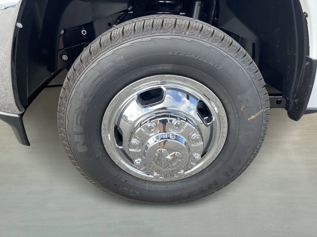 Used 2024 RAM 3500 Tradesman w/ Chrome Appearance Group image 9