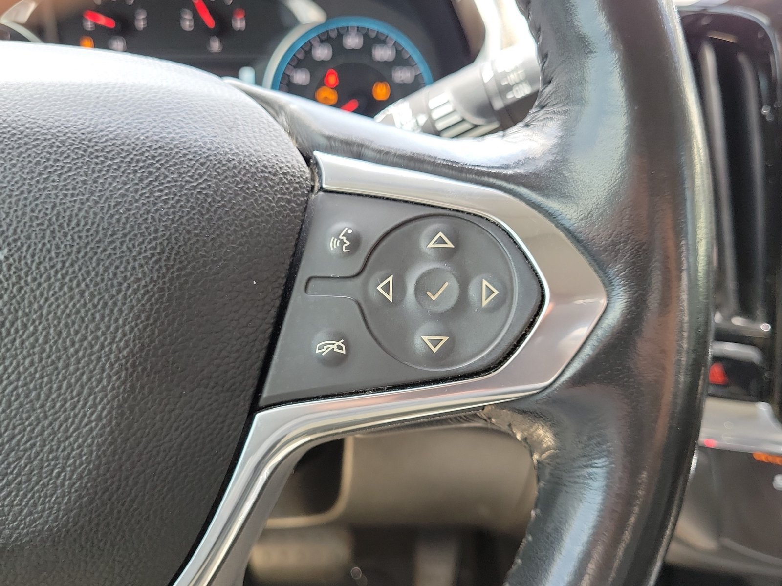 Used 2019 Chevrolet Traverse Premier w/ Redline Edition FWD image 23