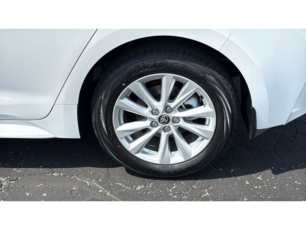 New 2026 Toyota Corolla SE FWD image 13