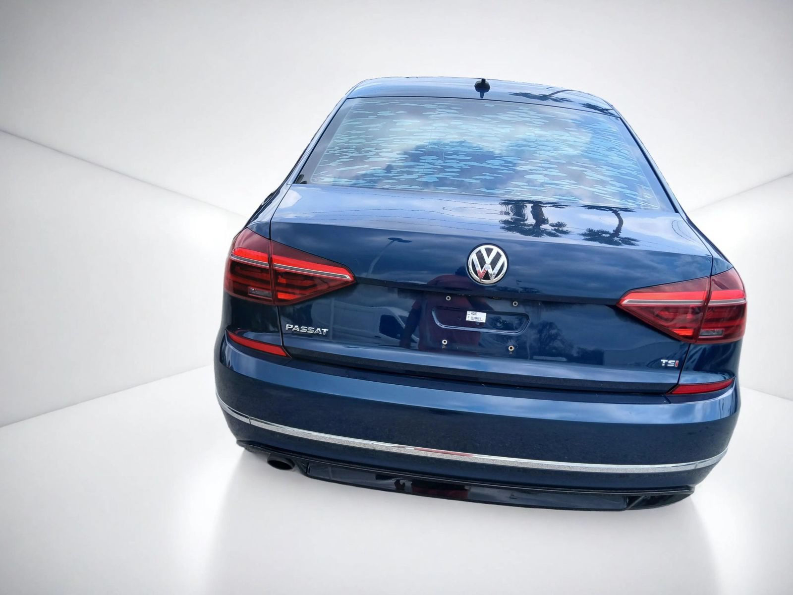 Used 2018 Volkswagen Passat 2.0T S FWD image 6