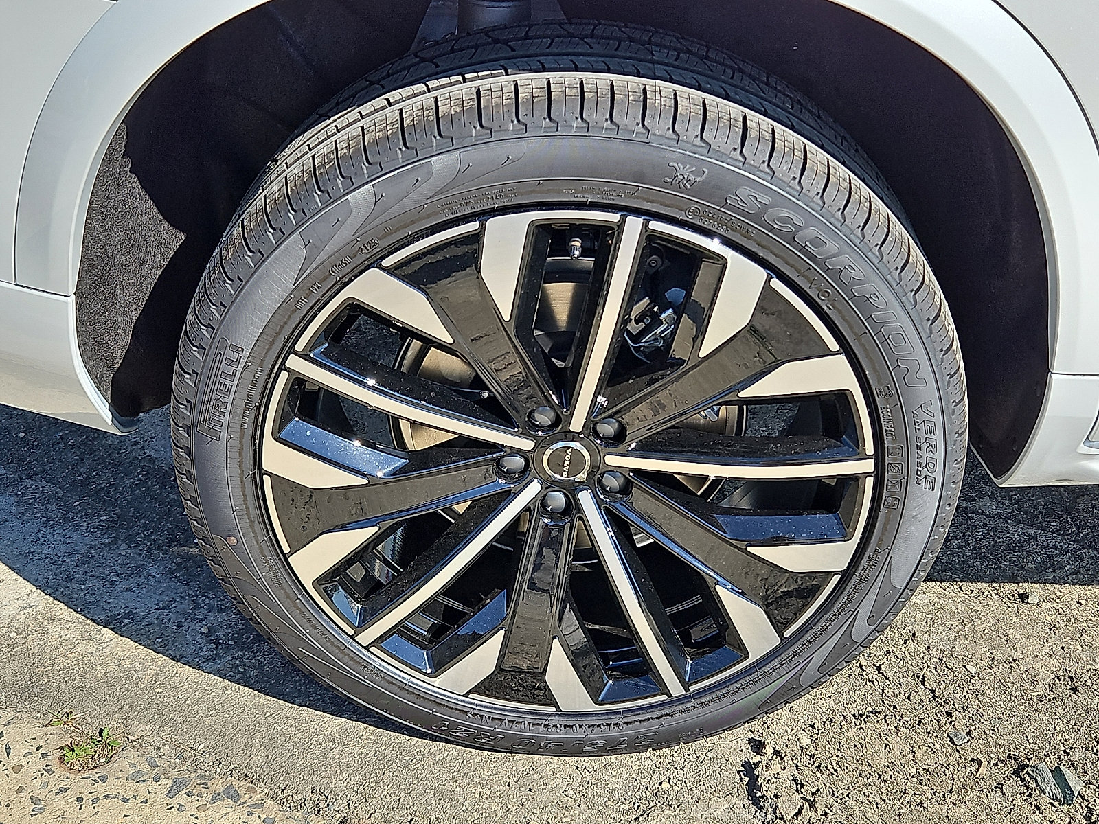 New 2026 Volvo XC90 B6 Ultra image 7