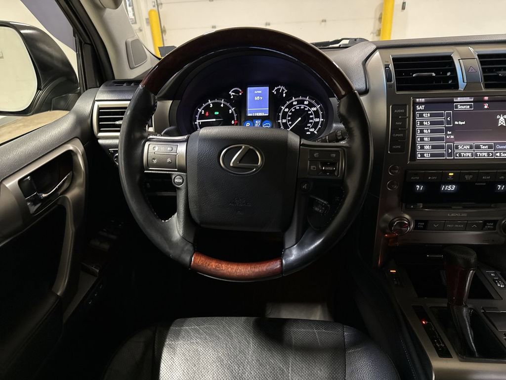 Used 2014 Lexus GX 460 w/ Premium Package image 11