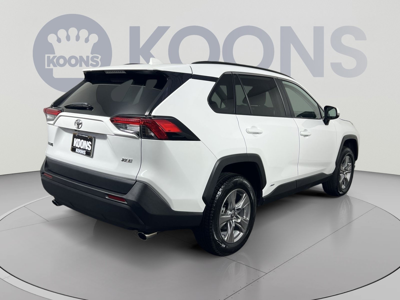 Used 2025 Toyota RAV4 XLE AWD/4WD image 11