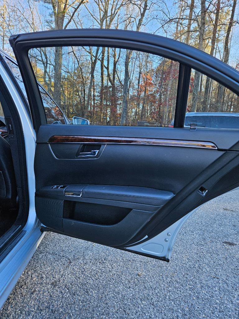 Used 2010 Mercedes-Benz S 400 image 27