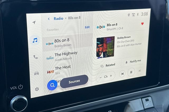 Used 2025 Toyota Camry SE image 16