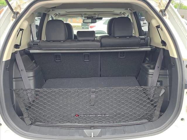 Used 2020 Mitsubishi Outlander SE FWD image 28