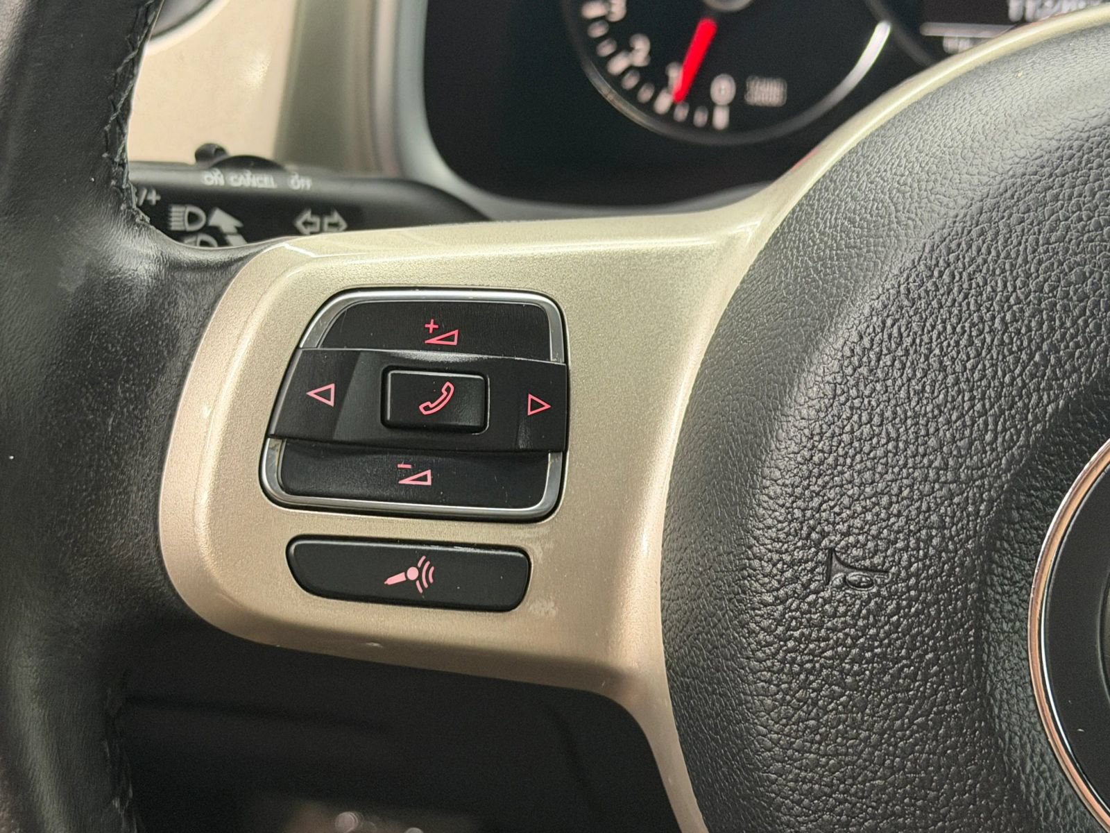 Used 2012 Volkswagen Beetle 2.5 FWD image 21