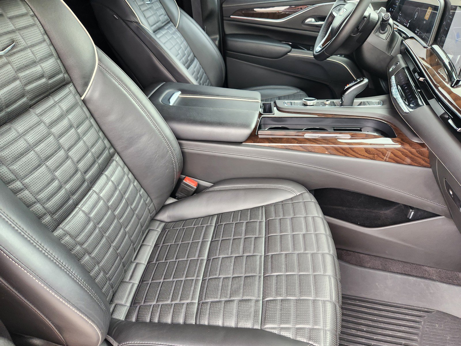 Certified 2023 Cadillac Escalade Sport Platinum w/ LPO, Floor Liner Package AWD/4WD image 12