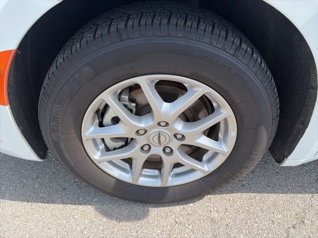 Used 2025 Chrysler Pacifica Select image 10