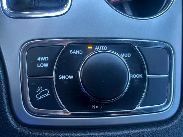 Used 2020 Jeep Grand Cherokee Altitude AWD/4WD image 25