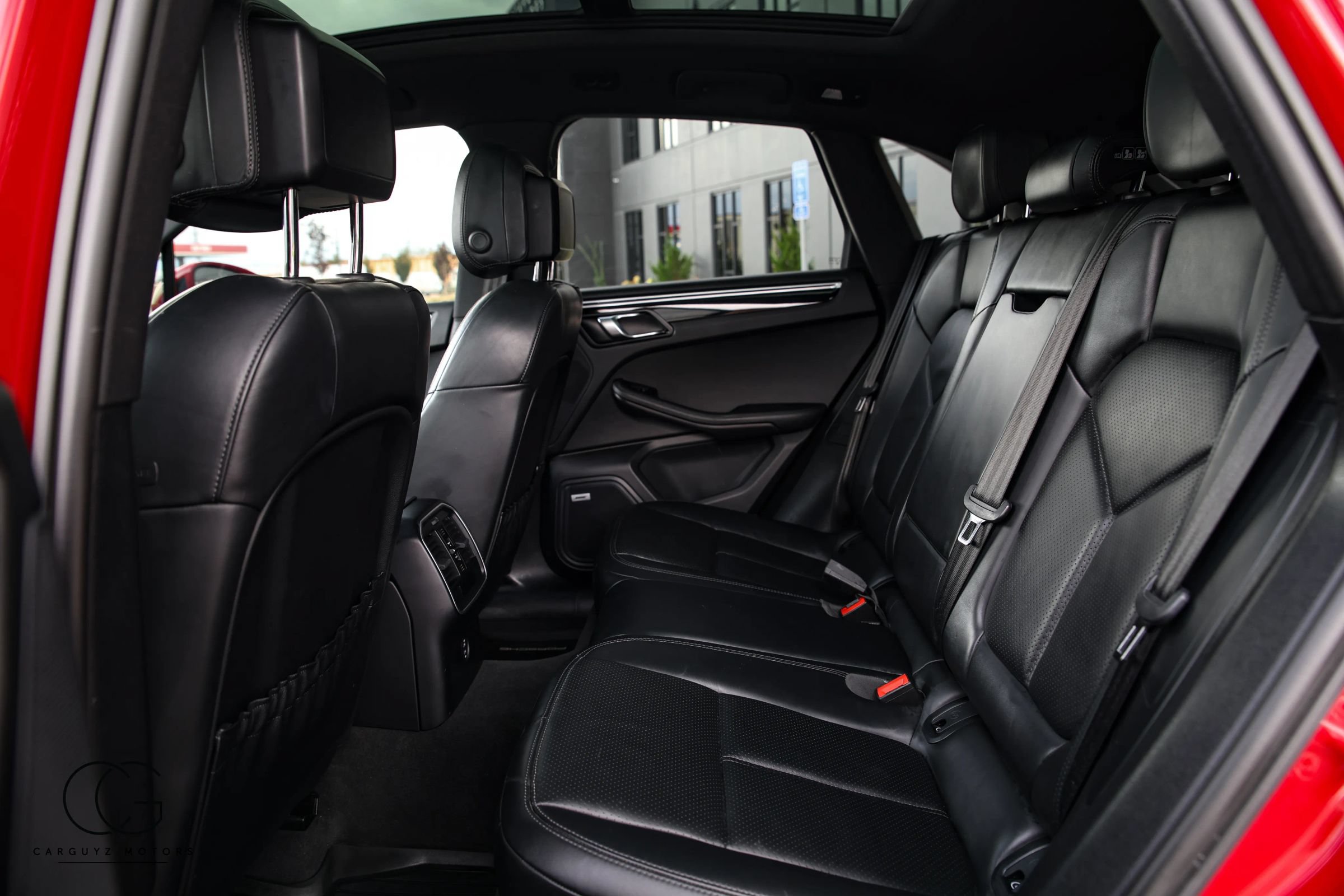 Used 2021 Porsche Macan S AWD/4WD image 24