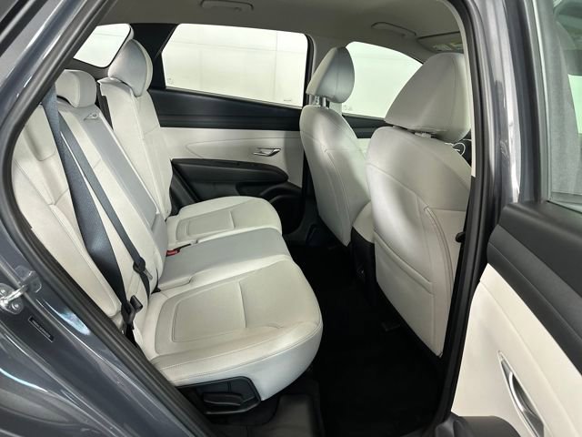Certified 2025 Hyundai Tucson SE image 55