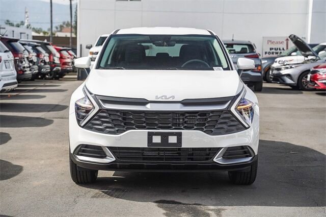 Certified 2025 Kia Sportage LX image 2