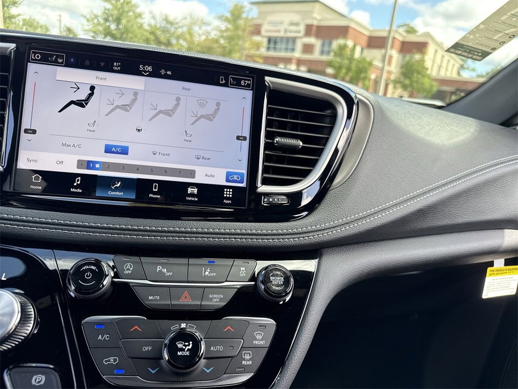 New 2026 Chrysler Pacifica Select image 21