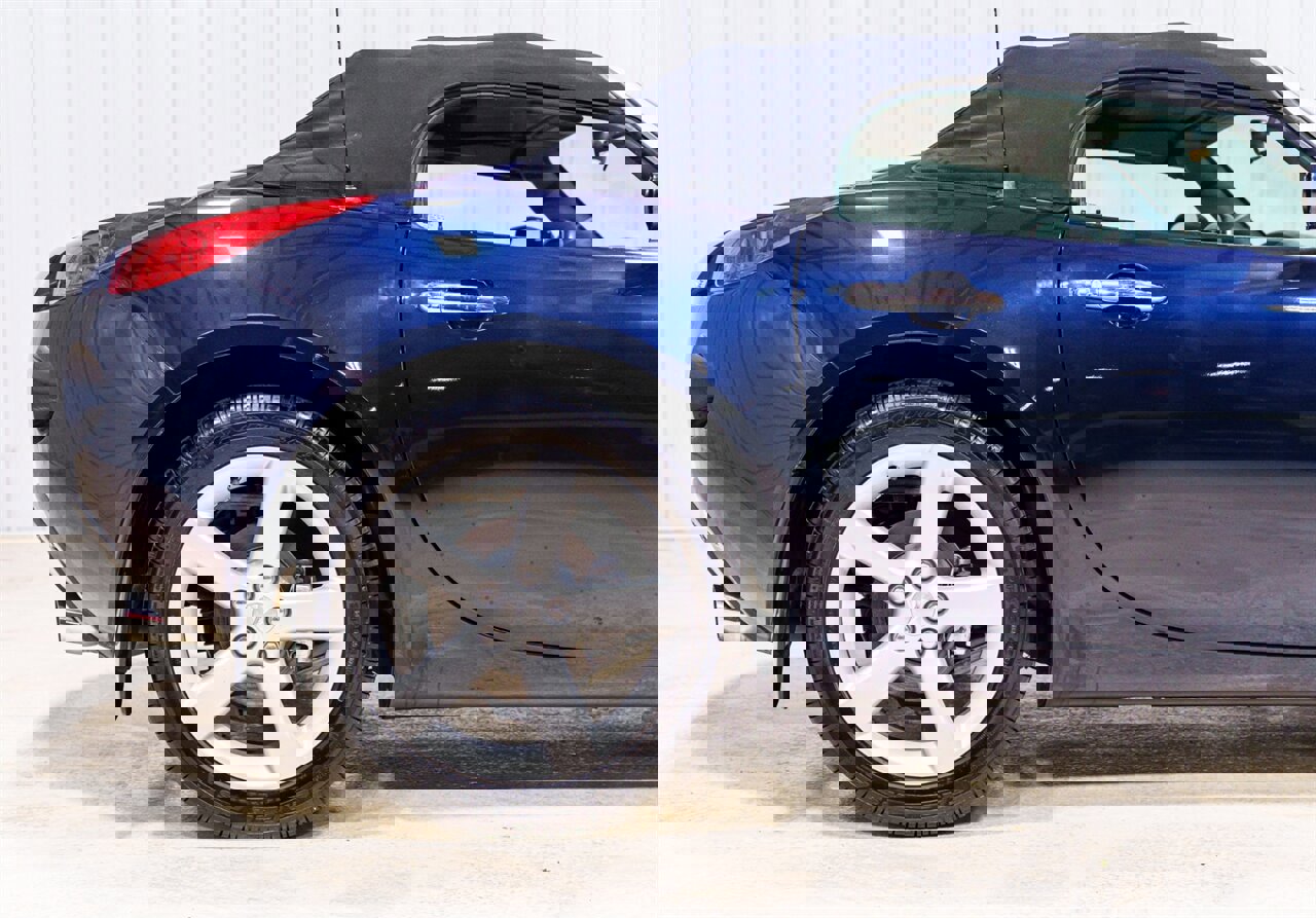 Used 2006 Pontiac Solstice Convertible w/ Premium Package image 17