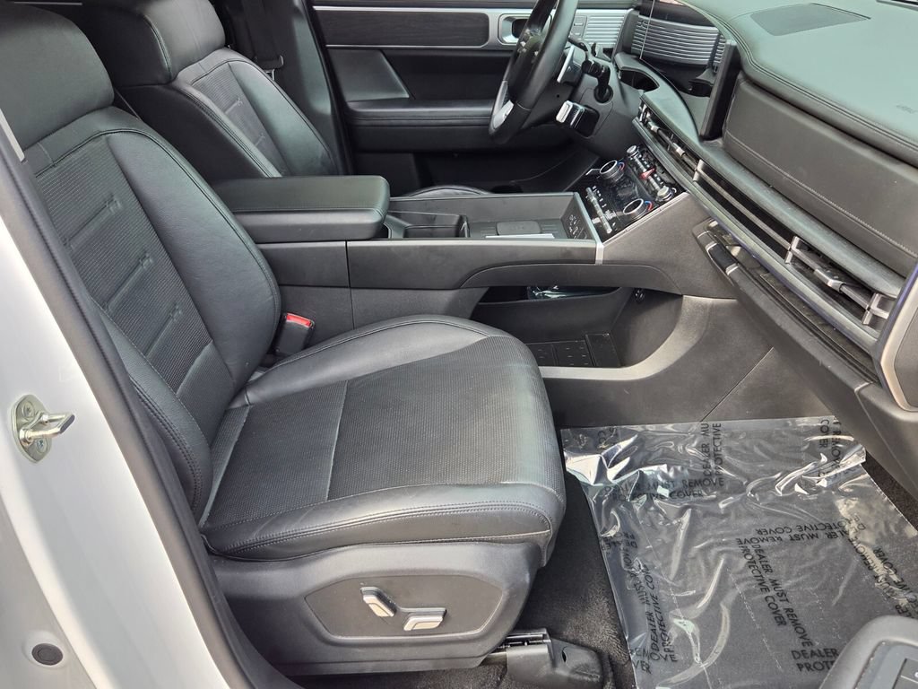 Used 2024 Hyundai Santa Fe Limited AWD/4WD image 18