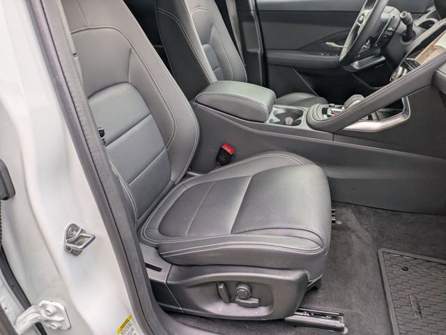 Used 2024 Jaguar E-PACE R-Dynamic SE image 18
