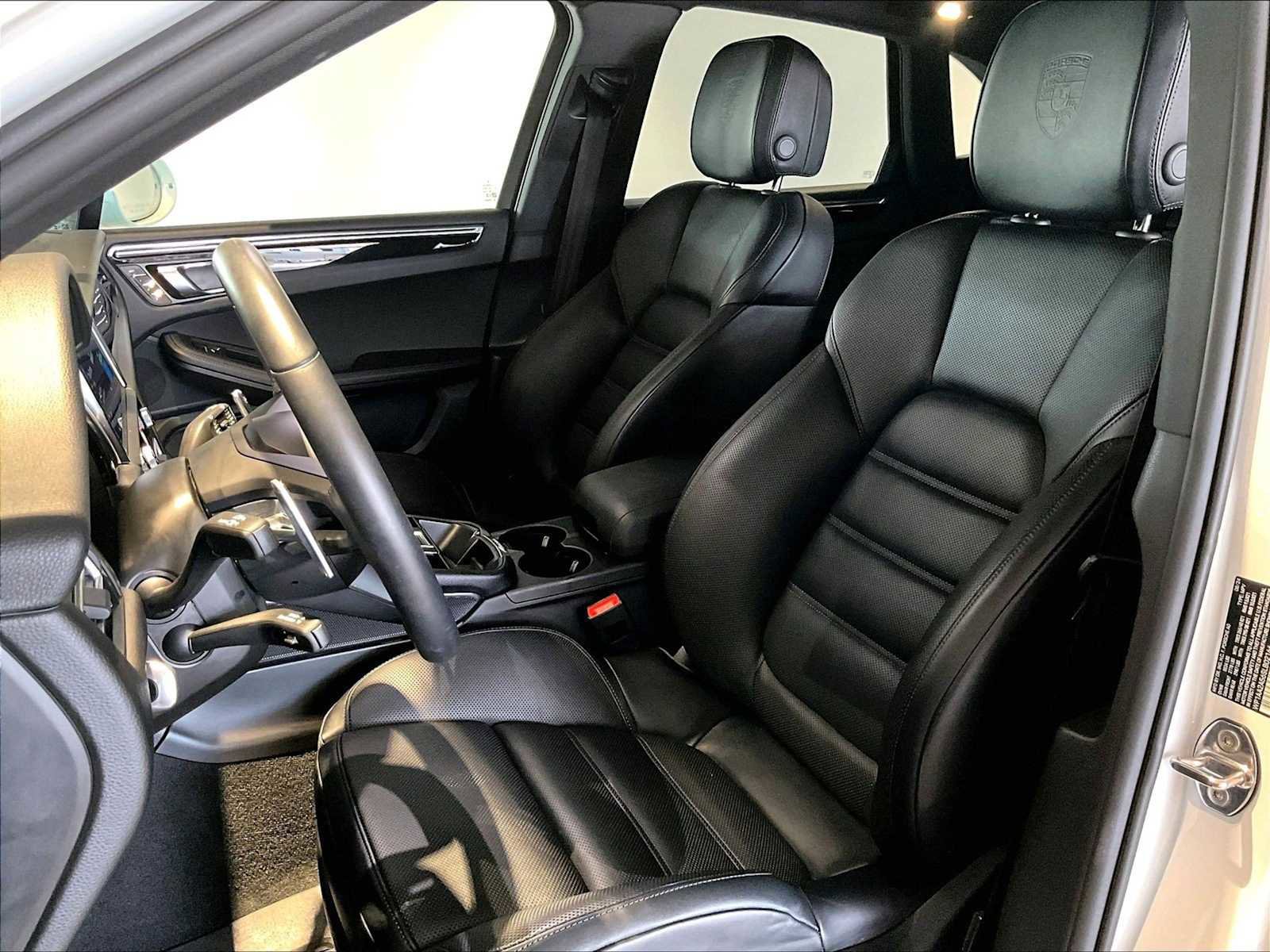 Used 2025 Porsche Macan image 8