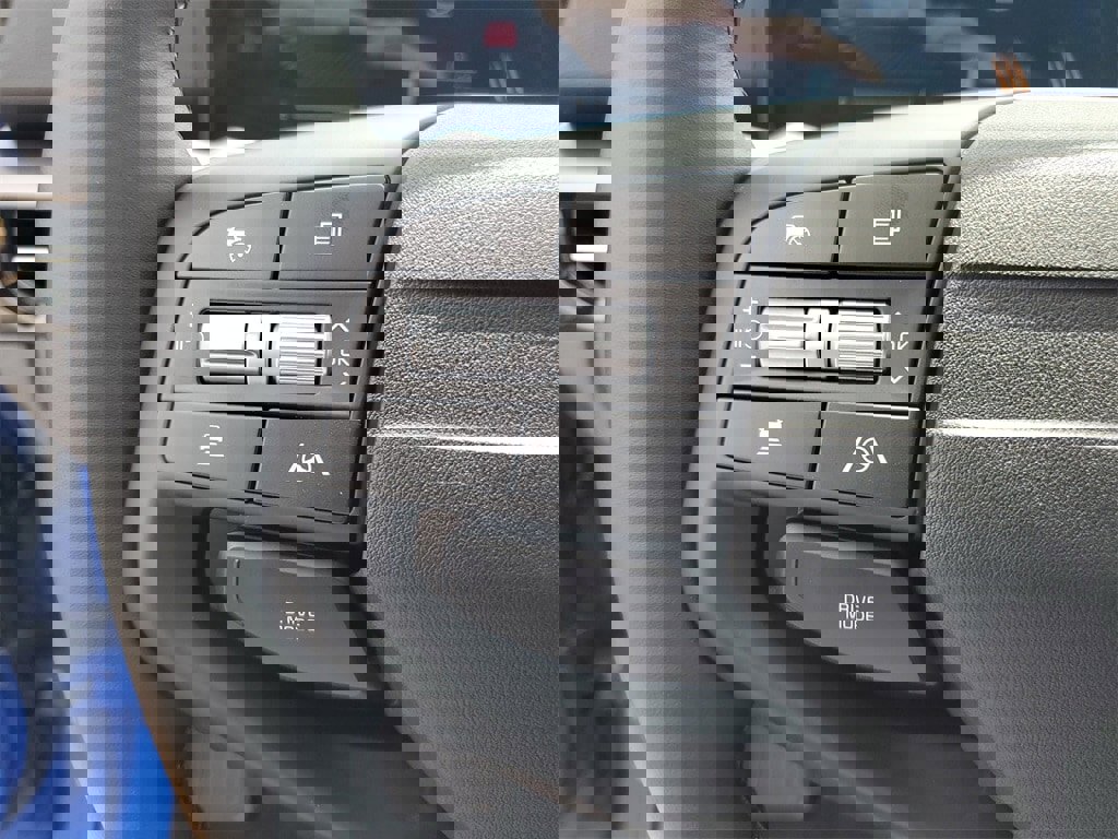 New 2026 Kia Sportage EX w/ EX Panorama Roof Package image 12