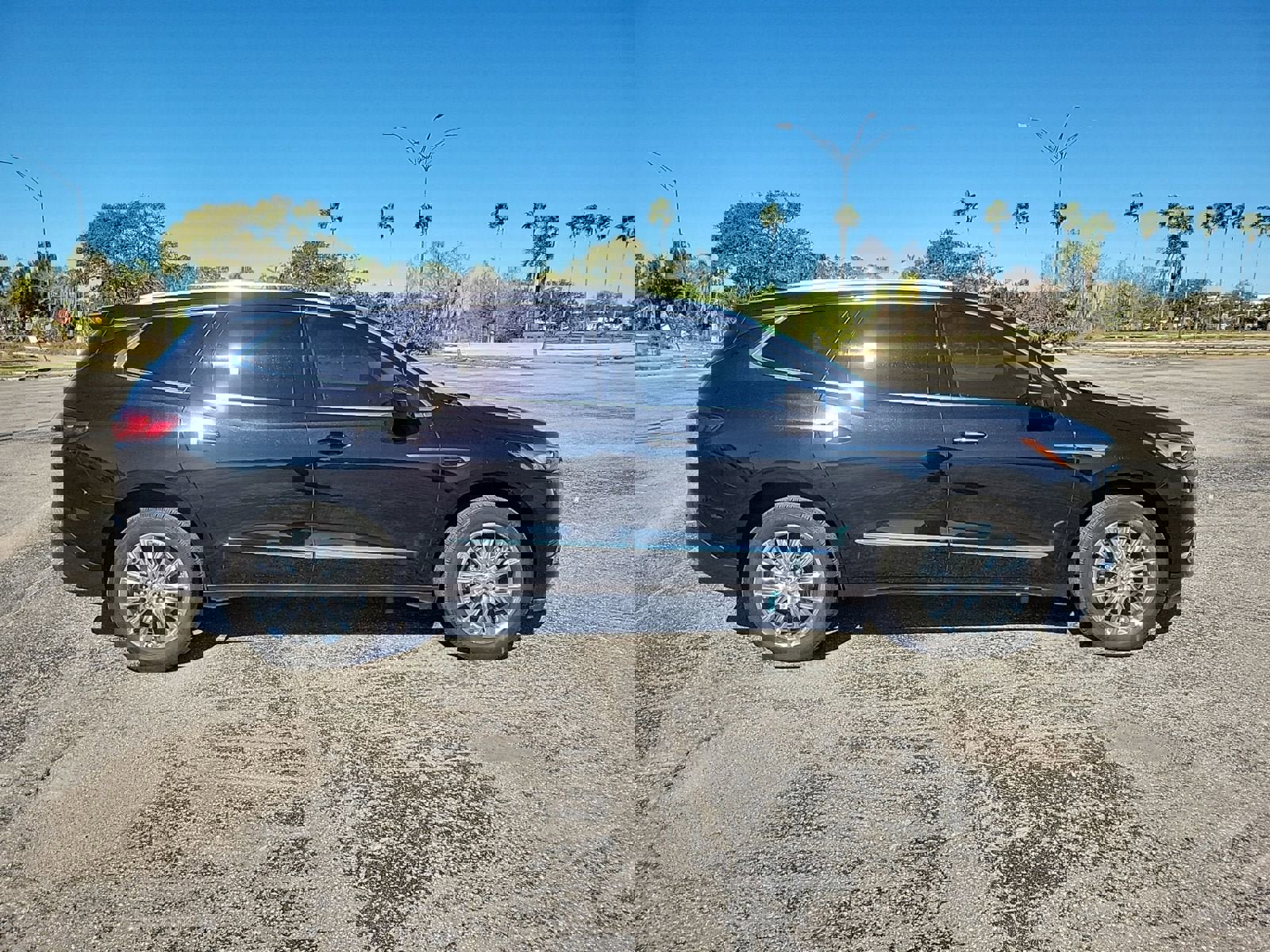 Used 2021 Buick Enclave Premium w/ Sun and Sites Package image 10